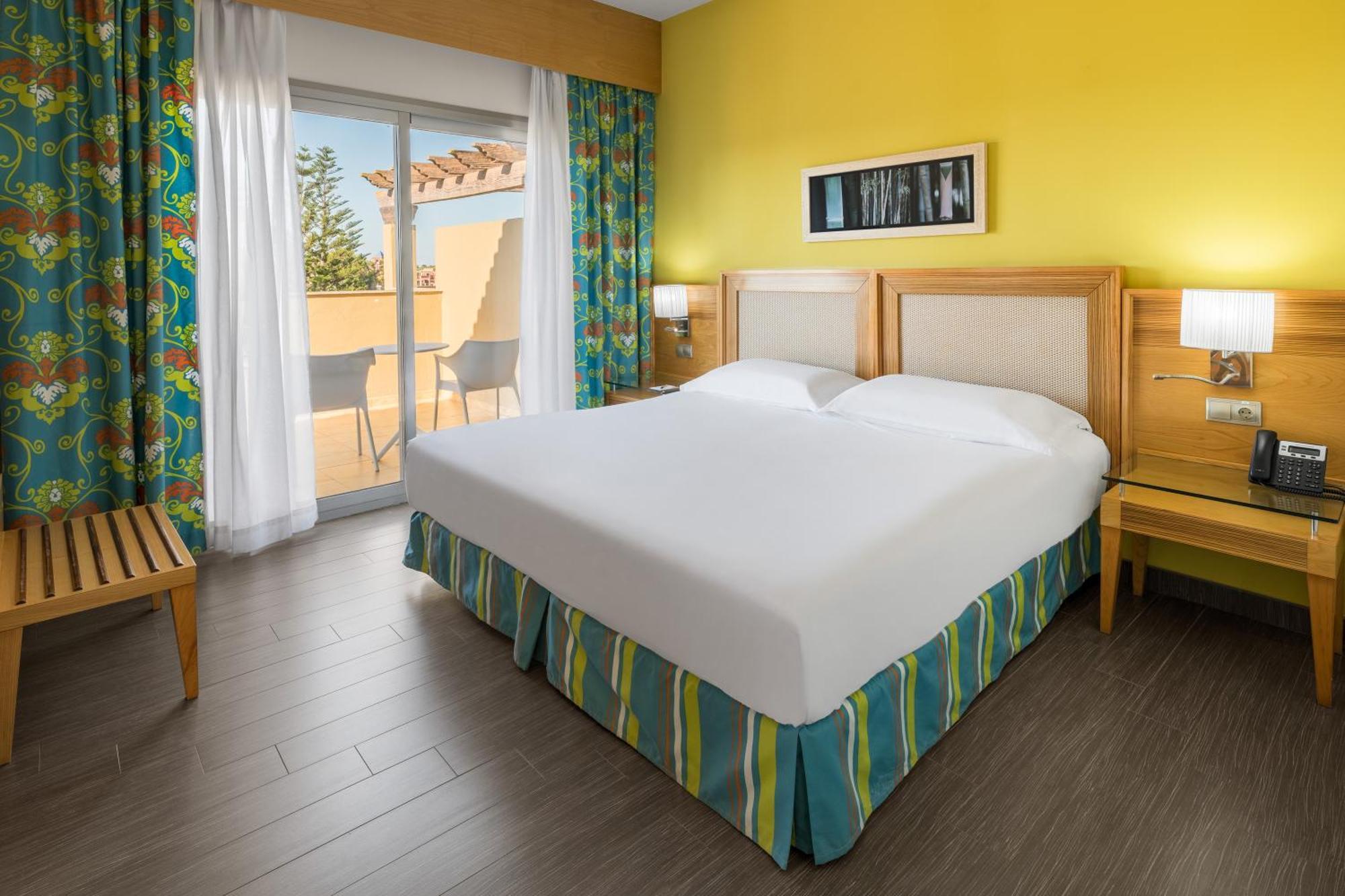 Elba Costa Ballena Beach & Thalasso Hotel 4*